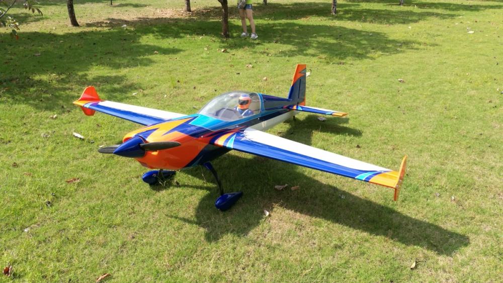 104" Extra 300 V2 - modrá/bílá 2,64m