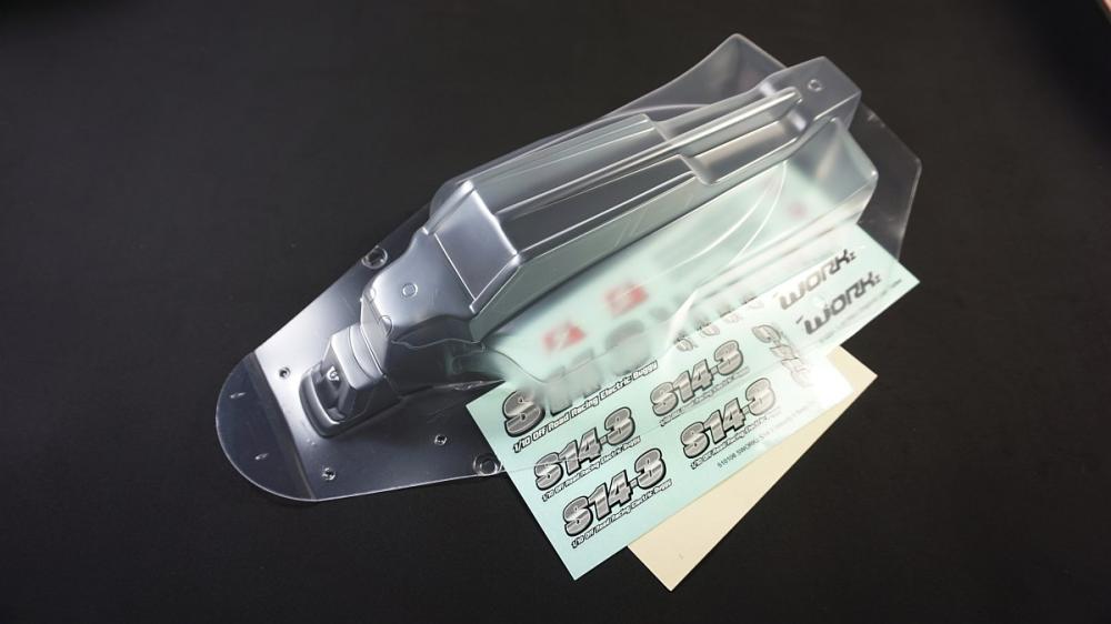 SWORKz Velocity 2.0 lexanová čirá karoserie včetně křídla a nálepek, lehká váha