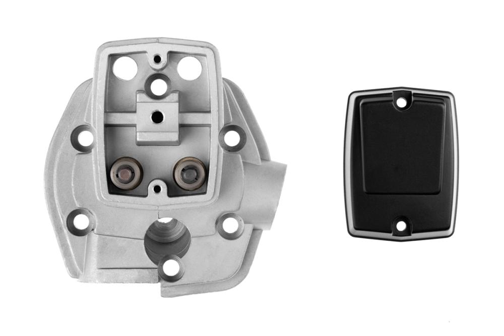 Hlava válce s víkem a ventily FS180AR